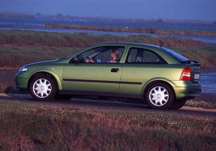  Opel Astra 3-Door (G) 1998 года  (фото 22 из 36)